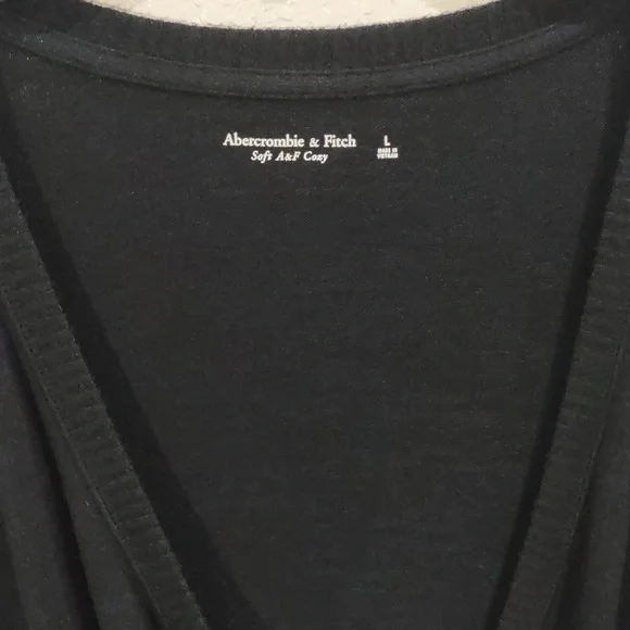 ABERCROMBIE & FITCH TOP. - Picture 4 of 11